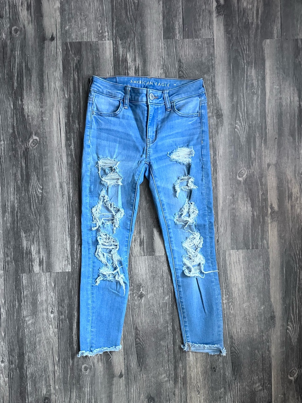 American Eagle Outfitters Light Blue Distressed Skinny Jeans Women’s 0 Short